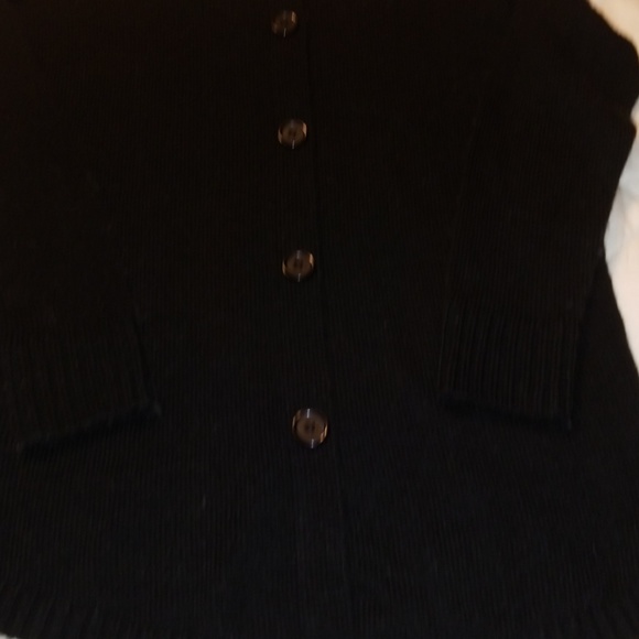 $5 ITEM. Black and white pockadot sweater - Picture 6 of 8